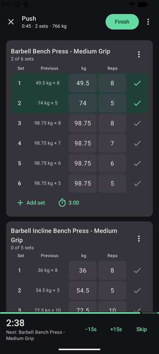 A live workout with the rest timer counting down at the bottom of the screen